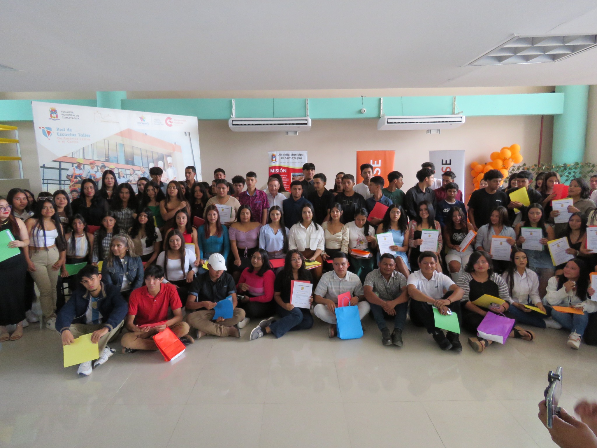 Alcaldía de Comayagua y Visión Mundial continúa generando oportunidades de formación a jóvenes