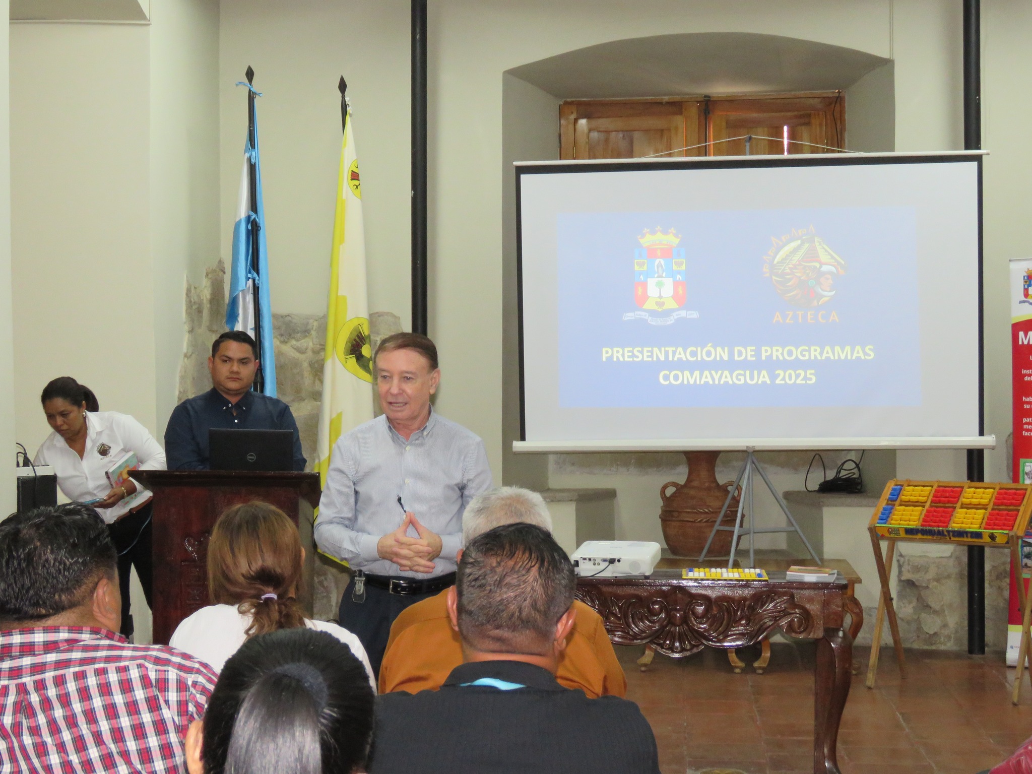 Alcaldía de Comayagua beneficiará a 12 centros educativos con segundo proyecto de aulas virtuales para enseñanza de inglés y computación  