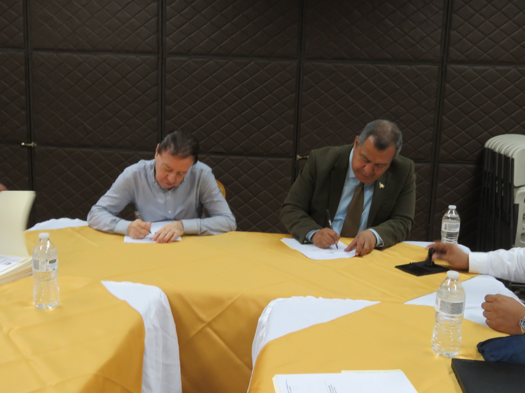 Alcaldía de Comayagua y Corporación Azteca apuestan por la innovación tecnológica y enseñanza de ingles en centros educativos de la ciudad