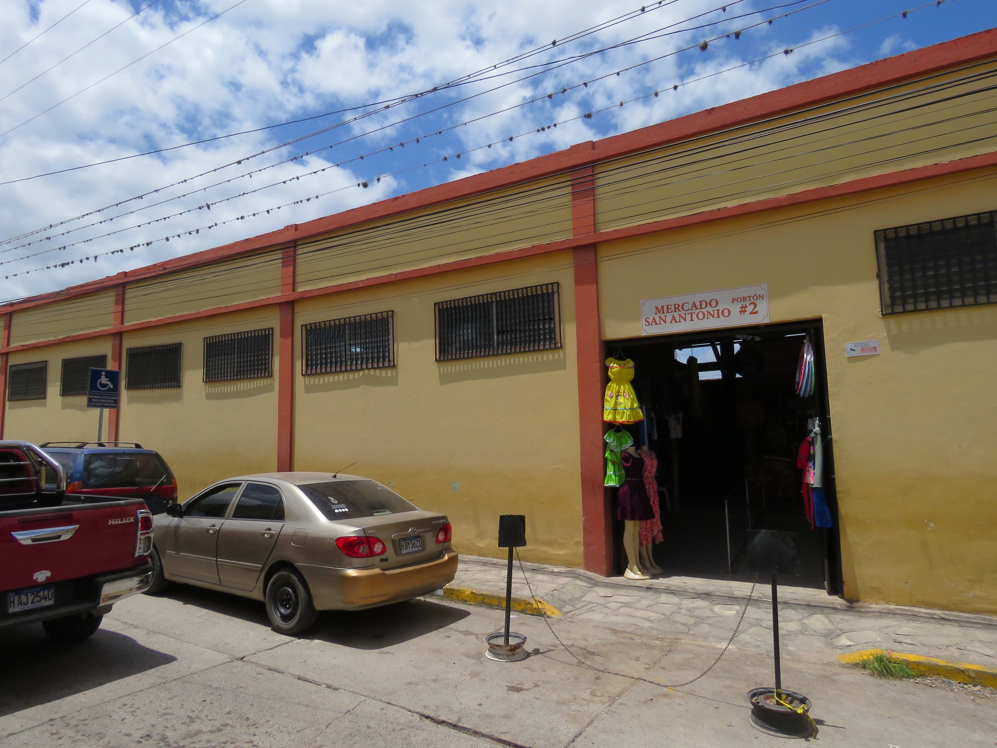 Alcalde Carlos Miranda supervisa avances del proyecto de mejoramiento del Sistema Hidrosanitario en Mercado San Antonio