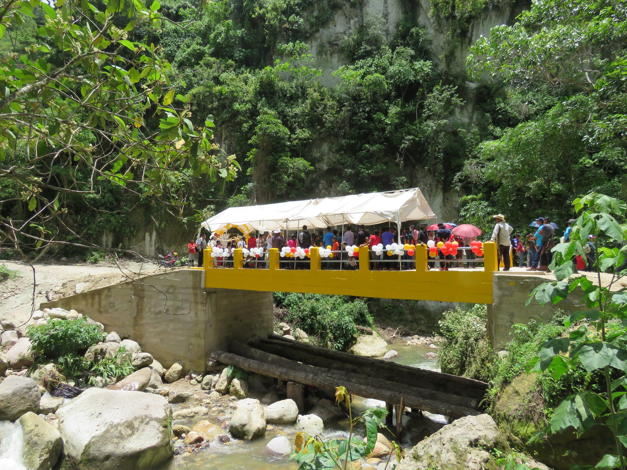 Alcalde Carlos Miranda inaugura importante Puente en la comunidad de San José del Injerto
