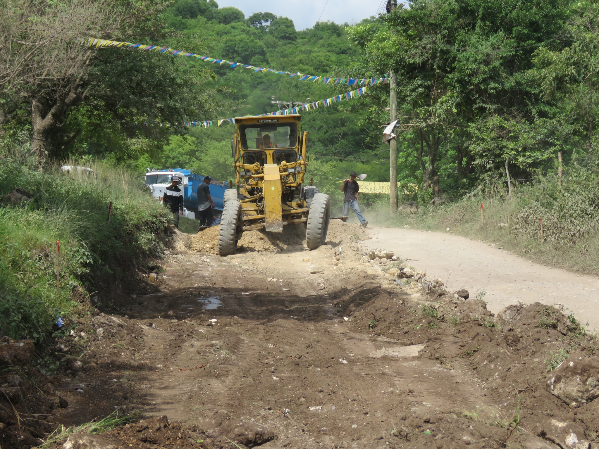 Alcaldía de Comayagua inicia proyecto de pavimentación de la entrada principal de la comunidad de Valle de Ángeles