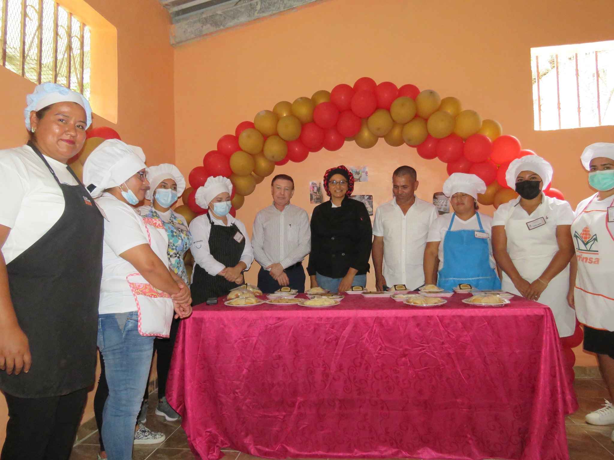 Alcaldía de Comayagua imparte taller móvil de Panadería a mujeres de la comunidad del Portillo de la Mora