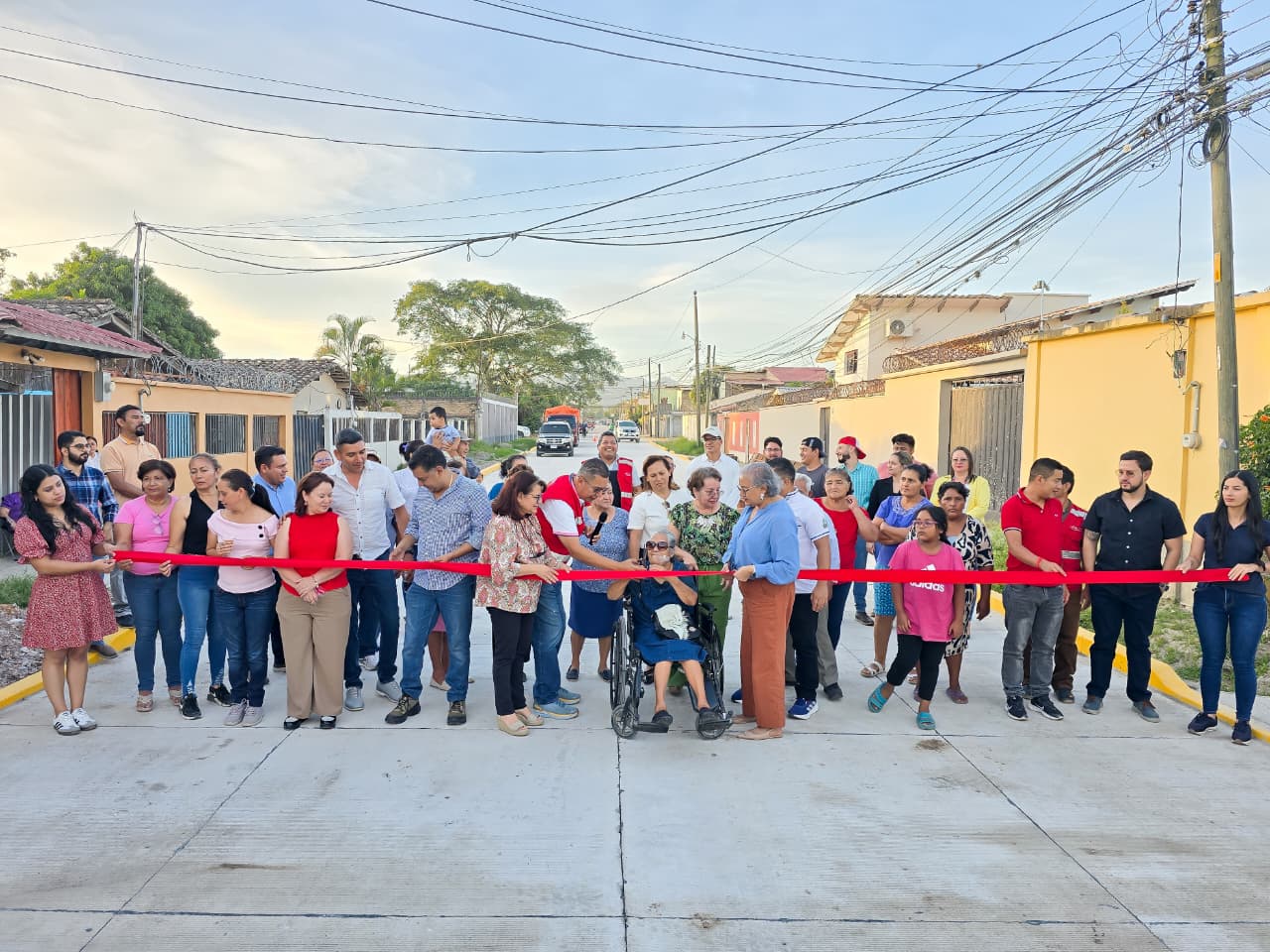 Un proyecto más entregado: 200 metros de pavimento en Barrio San Juan