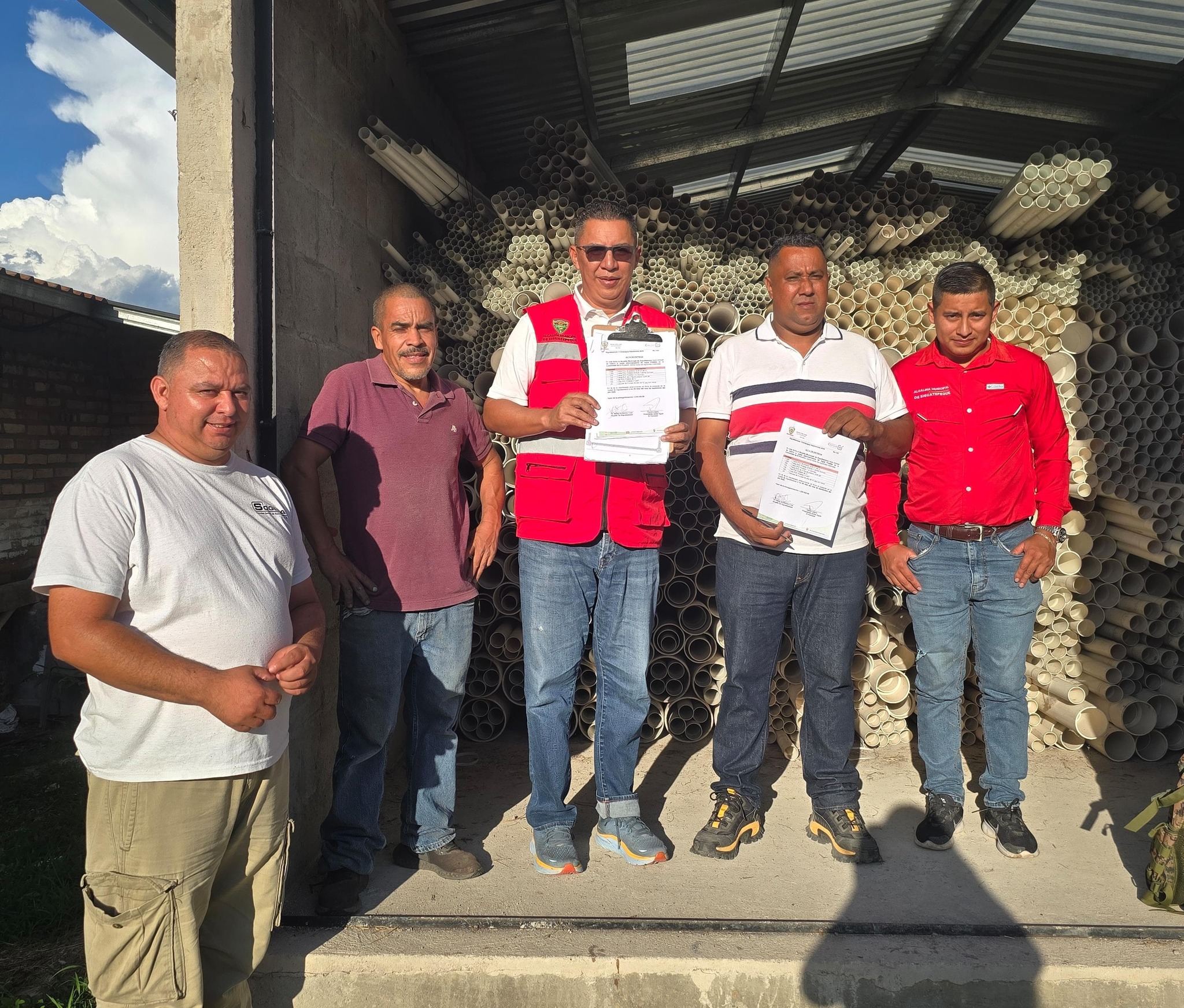 Cuarta entrega de materiales para proyecto de agua en El Porvenir